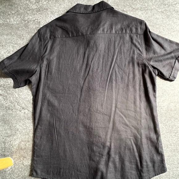 Saks Fifth Avenue (M) linen-blend short-sleeve shirt, in black. Like new. - Picture 13 of 14